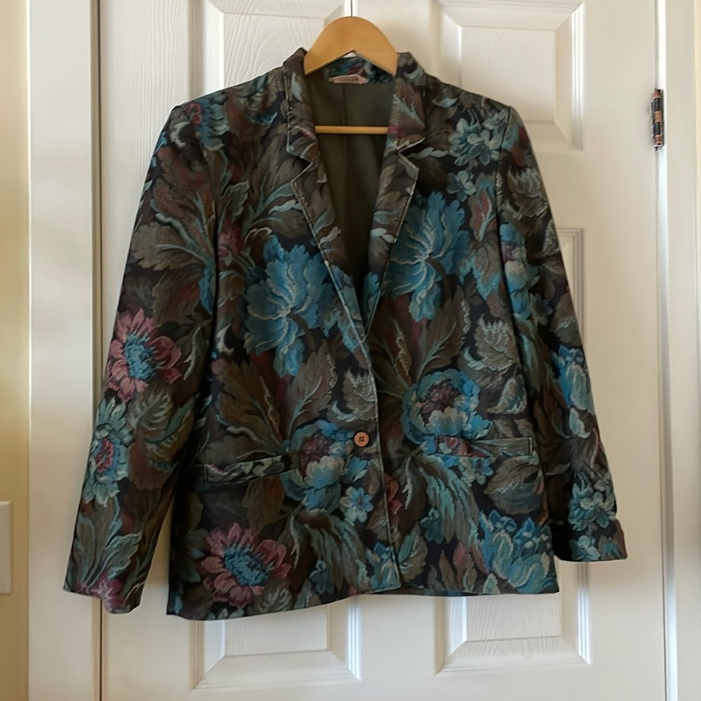 Vintage floral blue tan jay blazer needlepoint pattern
